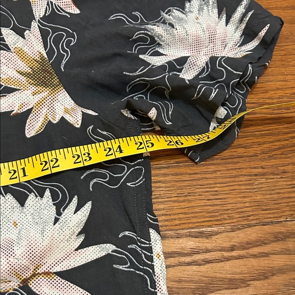 Volcom Shaken Not Stirred Shirt Men’s XXL Gray Short Sleeved Floral Resort Wear - Picture 6 of 8